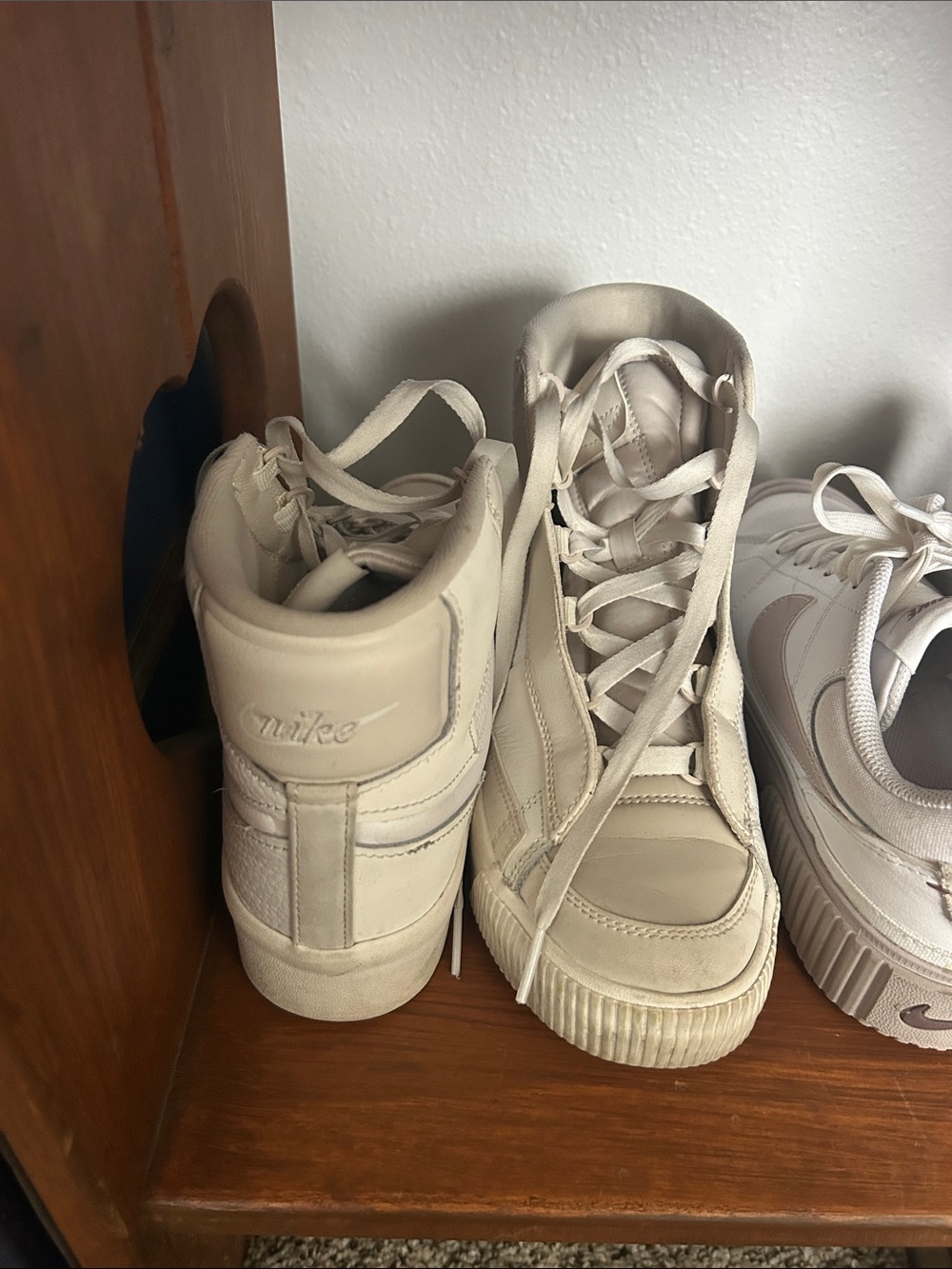 Nike Kids High-Top Sneakers in Off-White/Cream
